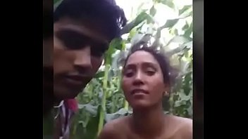 Desi girlfriend boyfriend boobs pressing outdoor DesiVdo.Com - The Best Free Indian Porn Site